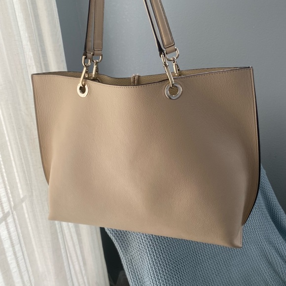 Henri Bendel Tote Bag - Picture 2 of 11